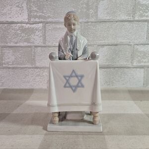 VINTAGE Moso Jacob Judaica Porcelain Ceramic Bar Mitzvah Boy w/ Torah